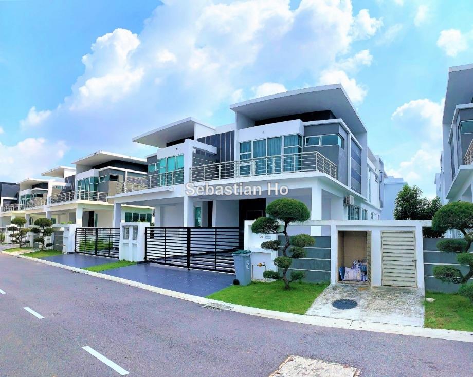 Austin Height Mount austin, Johor Bahru Intermediate Cluster House 4