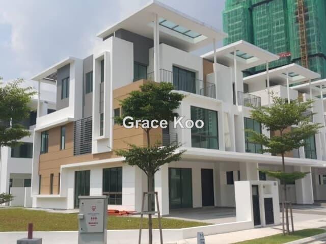 Lake Point Residence Cyberjaya Cyberjaya 3 Sty Terrace Link House 5 1 Bedrooms For Sale Iproperty Com My