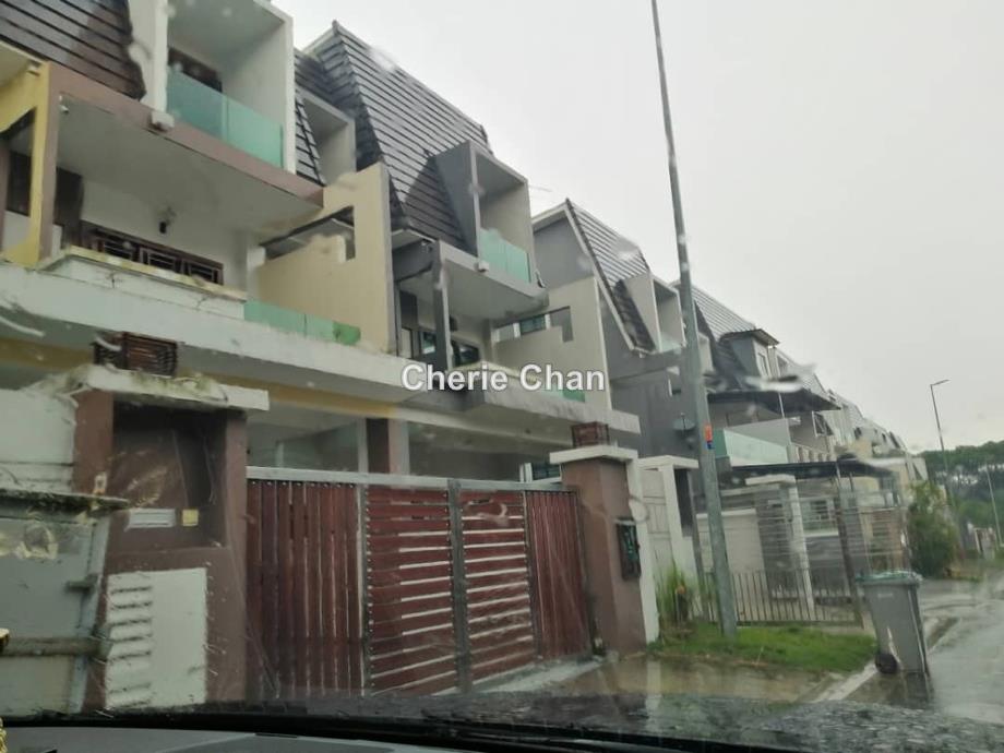 Kempas Utama Johor Bahru 2 5 Sty Terrace Link House 4 1 Bedrooms For Sale Iproperty Com My