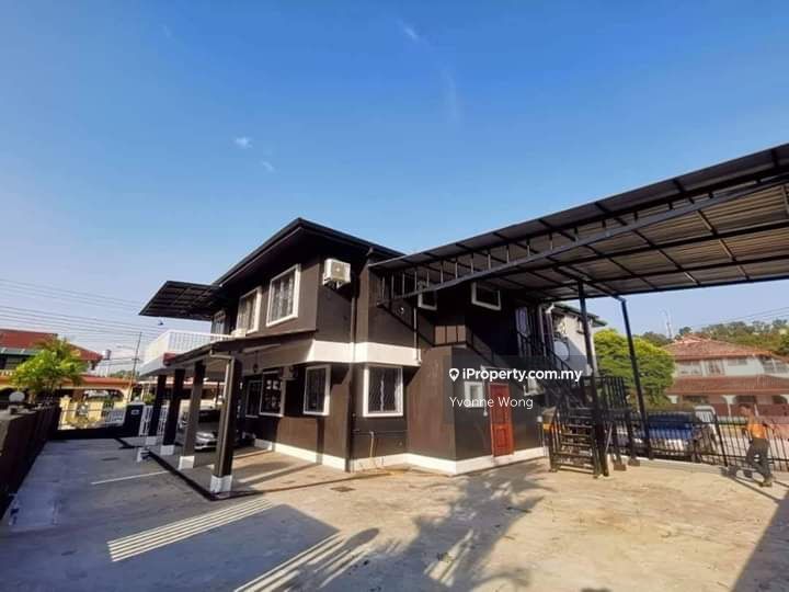 Hilltop, Kota Kinabalu Semidetached House 4 bedrooms for rent