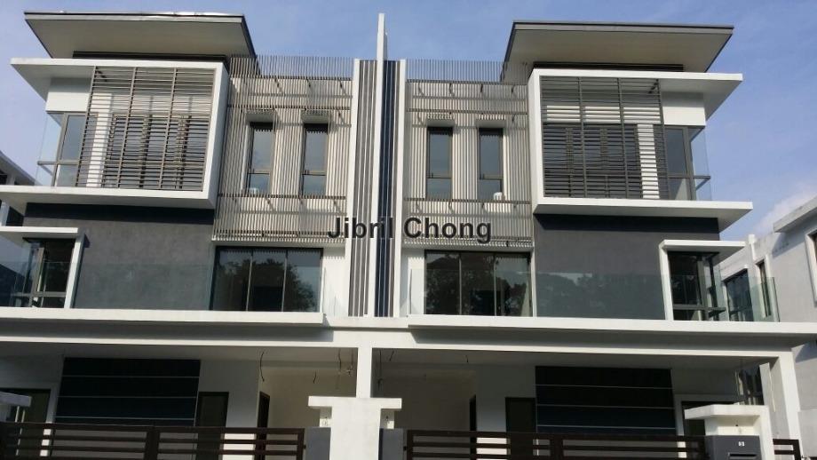 Seri Kembangan Semidetached House 6 bedrooms for sale