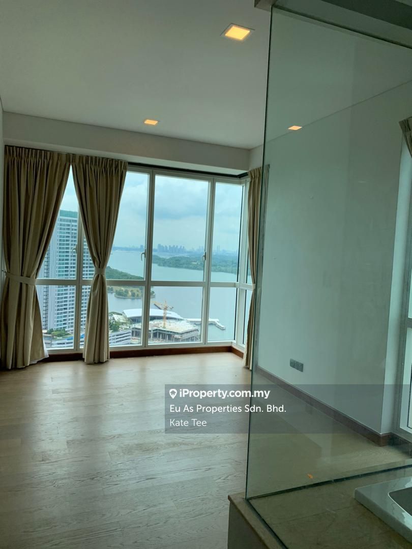 Puteri Cove Residences Intermediate Serviced Residence 4 bedrooms for