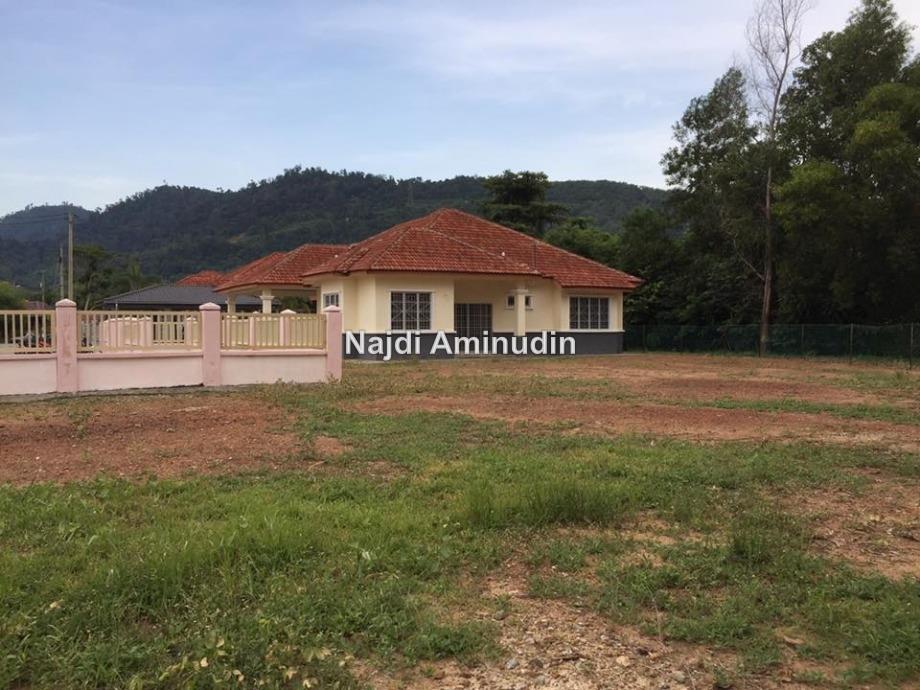 Banglo Halaman Luas Jitra Corner Lot Bungalow 3 1 Bedrooms For Sale Iproperty Com My