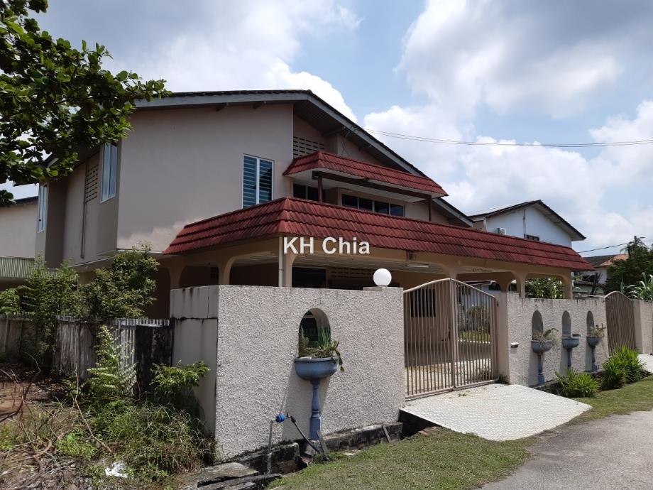 Lorong Seri Kuantan off Jalan Beserah, Kuantan Corner lot Bungalow 