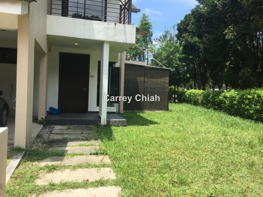Lake Edge Puchong Court Yard Puchong Corner Lot 2 Sty Terrace Link House 4 1 Bedrooms For Sale Iproperty Com My
