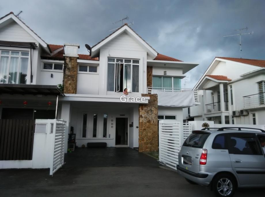Casa Amira, Perling