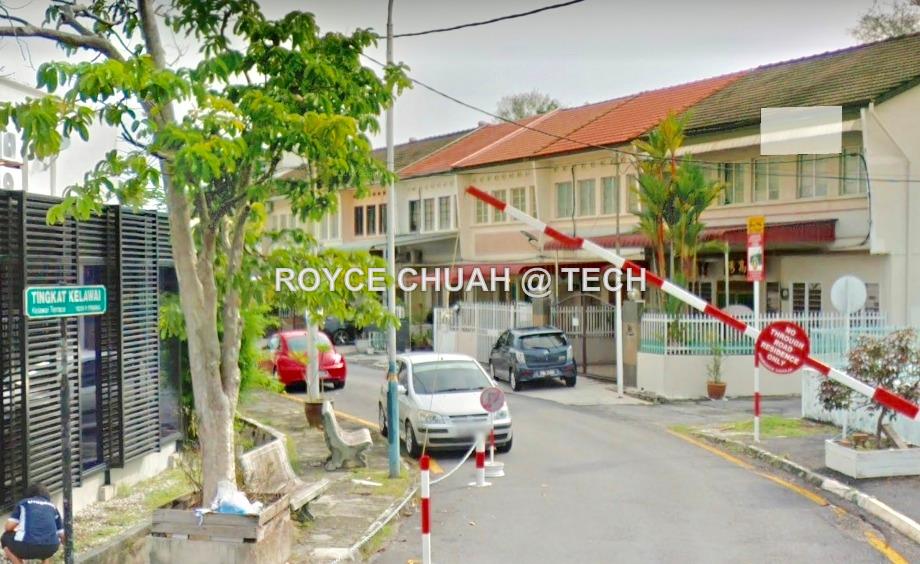 TINGKAT KELAWAI, Gurney