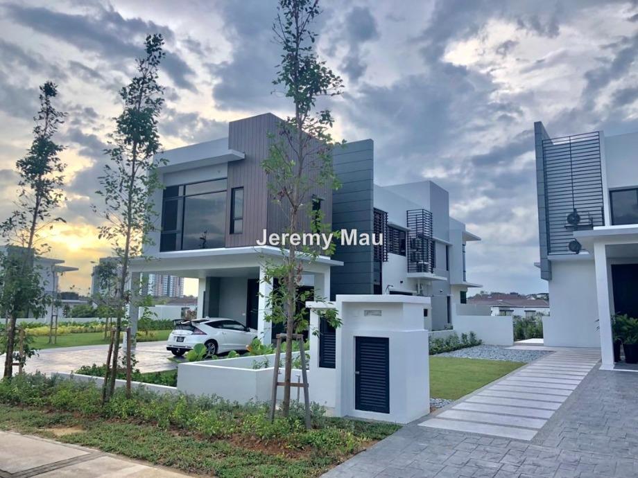 Jade Hills Intermediate Bungalow 5+1 bedrooms for sale