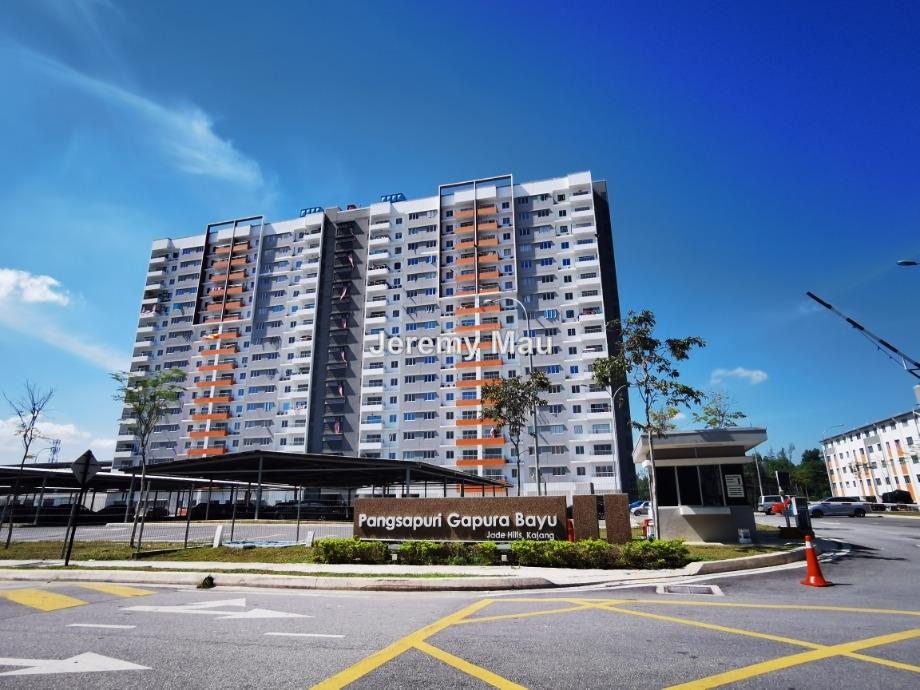 Gapura Bayu Intermediate Apartment 3 Bedrooms For Rent In Kajang Selangor Iproperty Com My