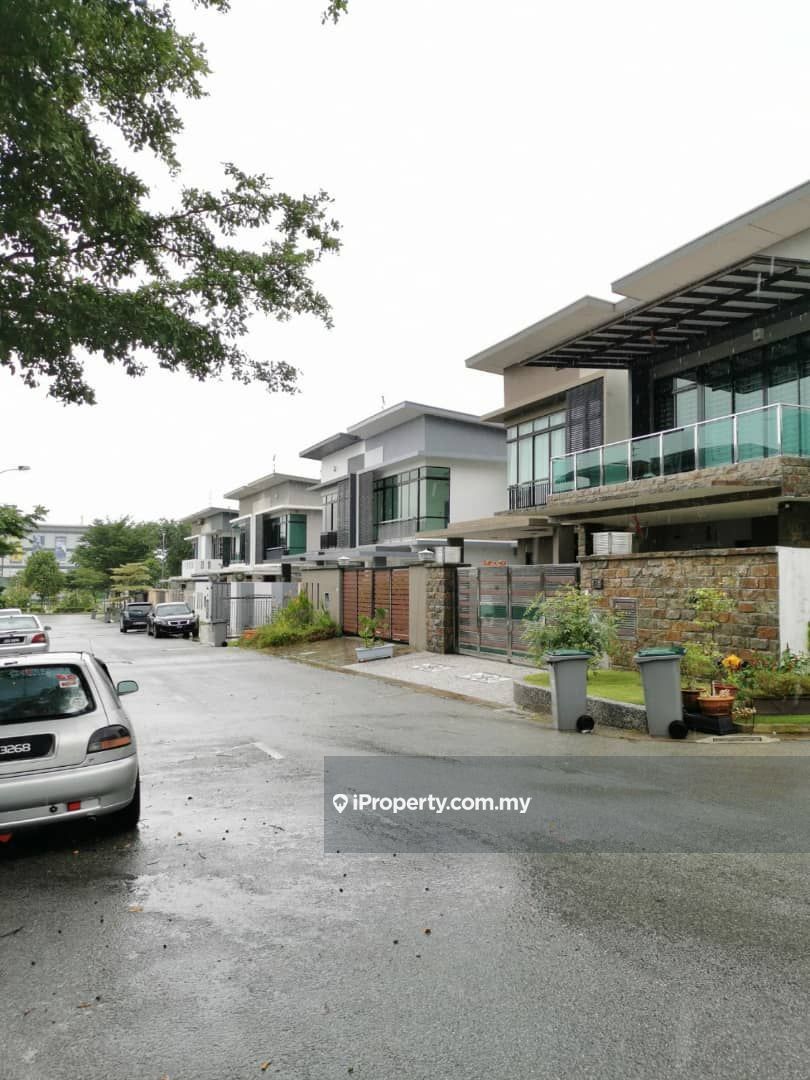 mutiara mas, Skudai Intermediate Cluster House 4 bedrooms for sale