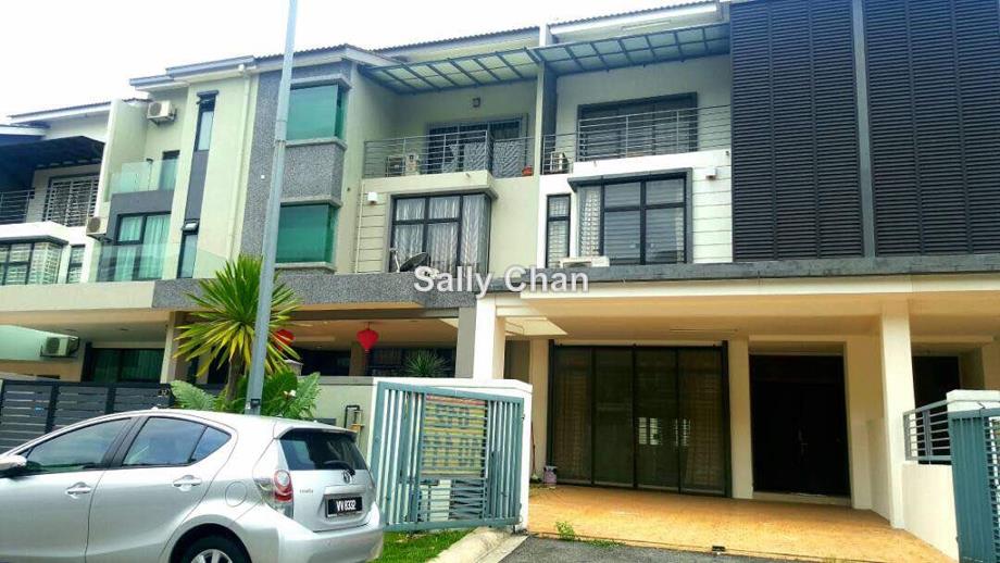 Bandar Puteri 6 Zarra Bandar Puteri Puchong Intermediate 2 5 Sty Terrace Link House 5 Bedrooms For Sale Iproperty Com My