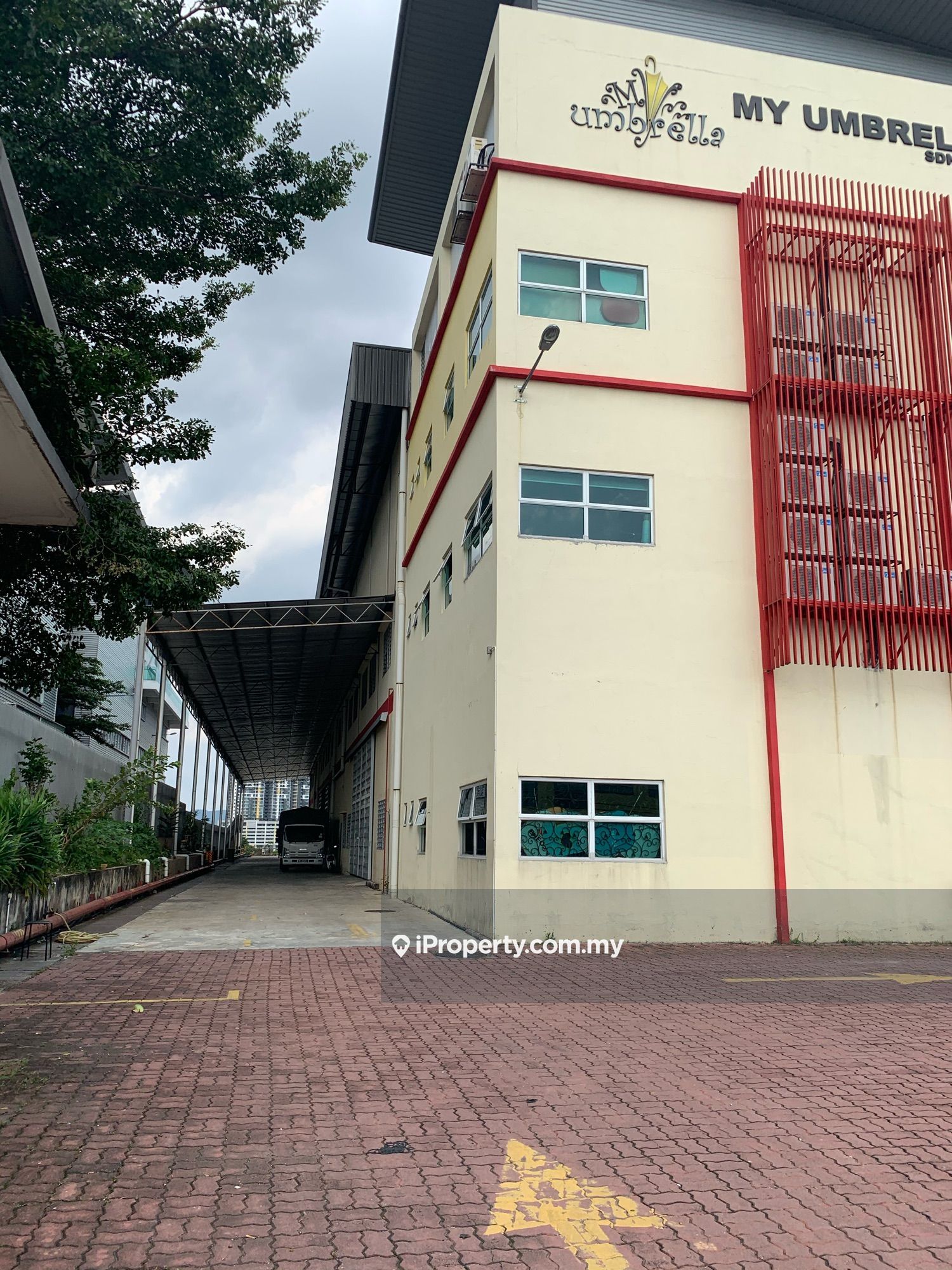 balakong Corner lot Detached factory for sale in Balakong, Selangor