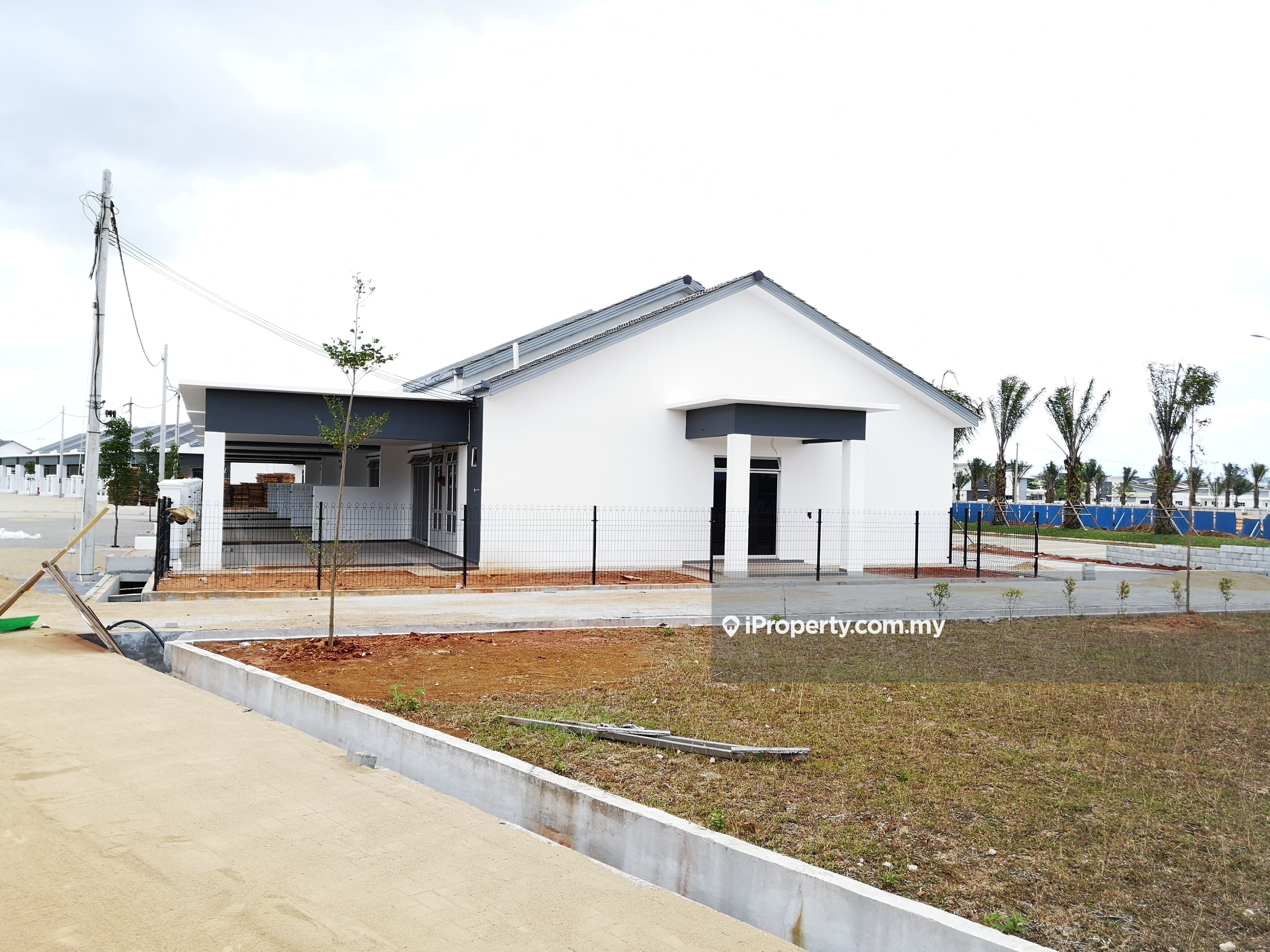KOTASAS, Kuantan End lot 1sty Terrace/Link House 3+1 bedrooms for sale