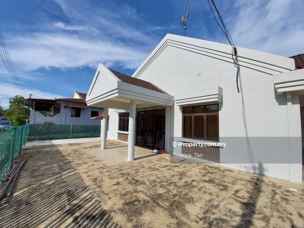 Taman Daya Jalan Rumbia Johor Bahru Adda Height Johor Bahru Corner Lot 1 Sty Terrace Link House 3 Bedrooms For Rent Iproperty Com My