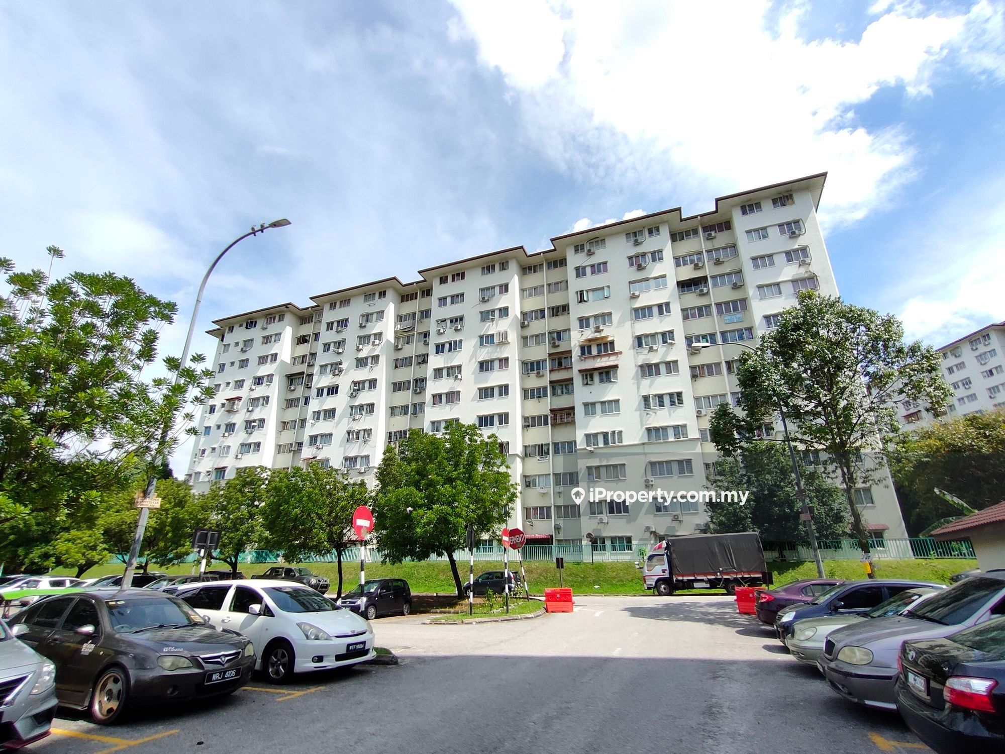 Bandar Mahkota Cheras Apartment Intermediate Apartment 3 bedrooms for