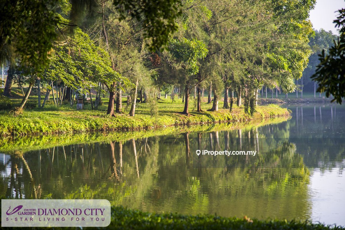 Diamond City, Semenyih Intermediate Semidetached House 4+1 bedrooms
