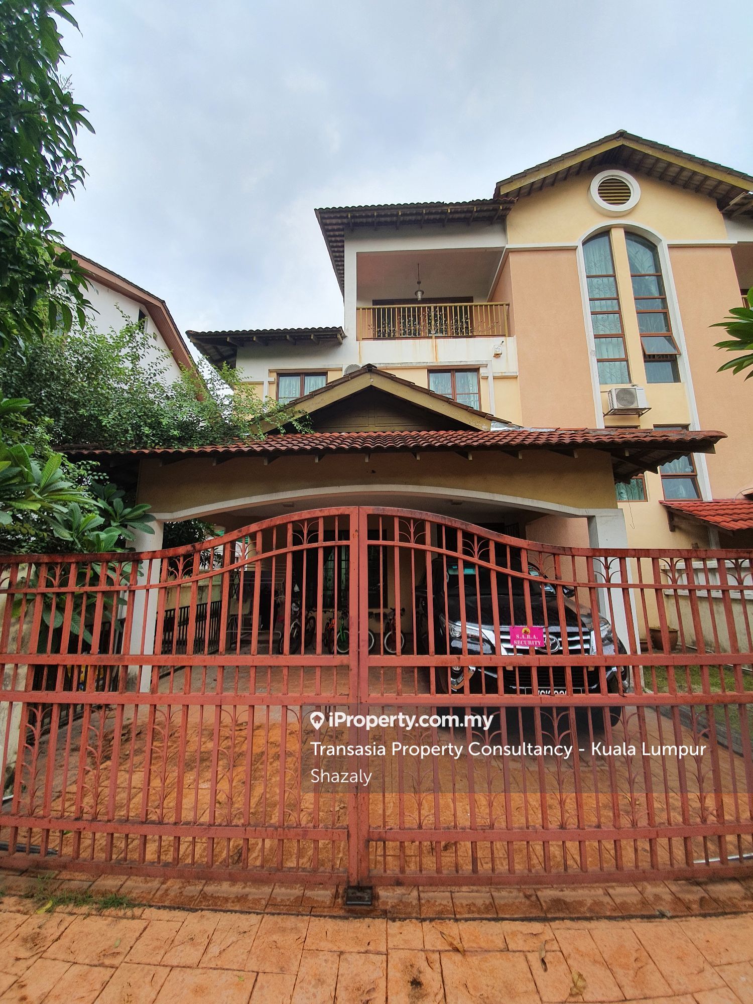 Seksyen 27, Shah Alam 3sty Terrace/Link House 4+1 bedrooms for sale