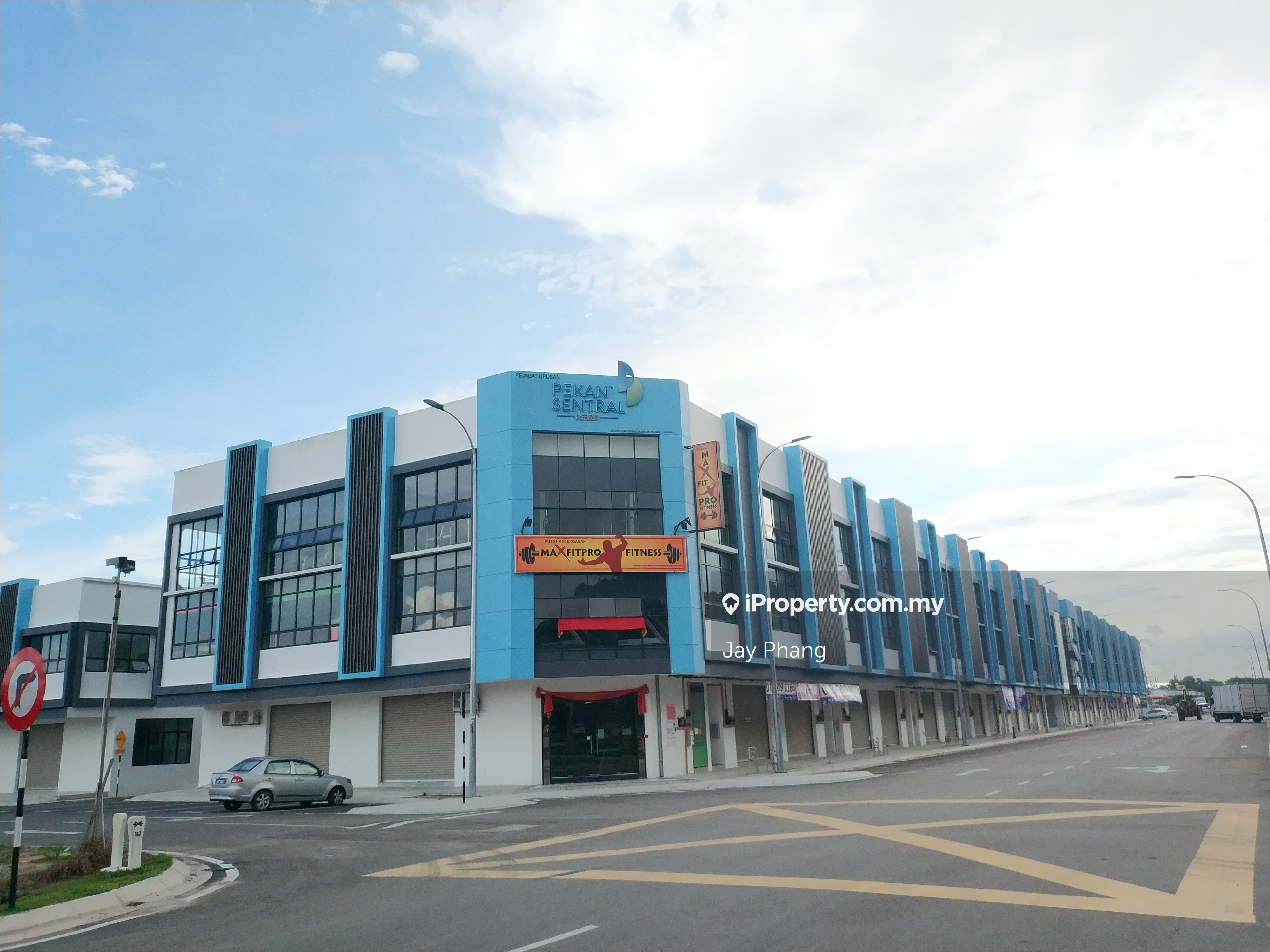 Pekan Sentral Pekan Sentral Jalan Industri 8 Pekan Nanas Pekan Nanas Intermediate Shop Office For Rent Iproperty Com My