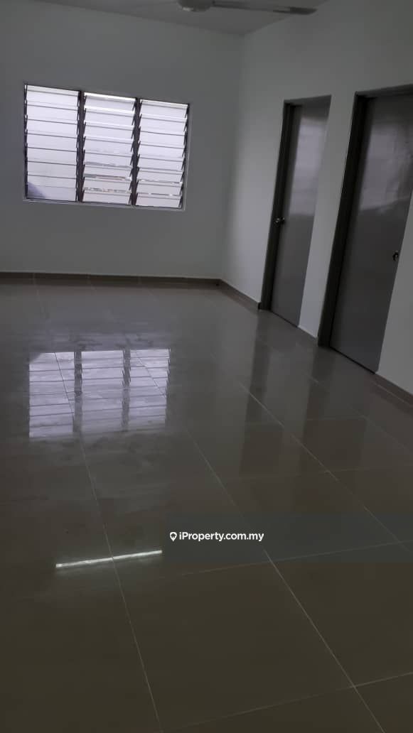 Pangsapuri Seri Nipah Intermediate Apartment 3 Bedrooms For Sale In Usj Selangor Iproperty Com My