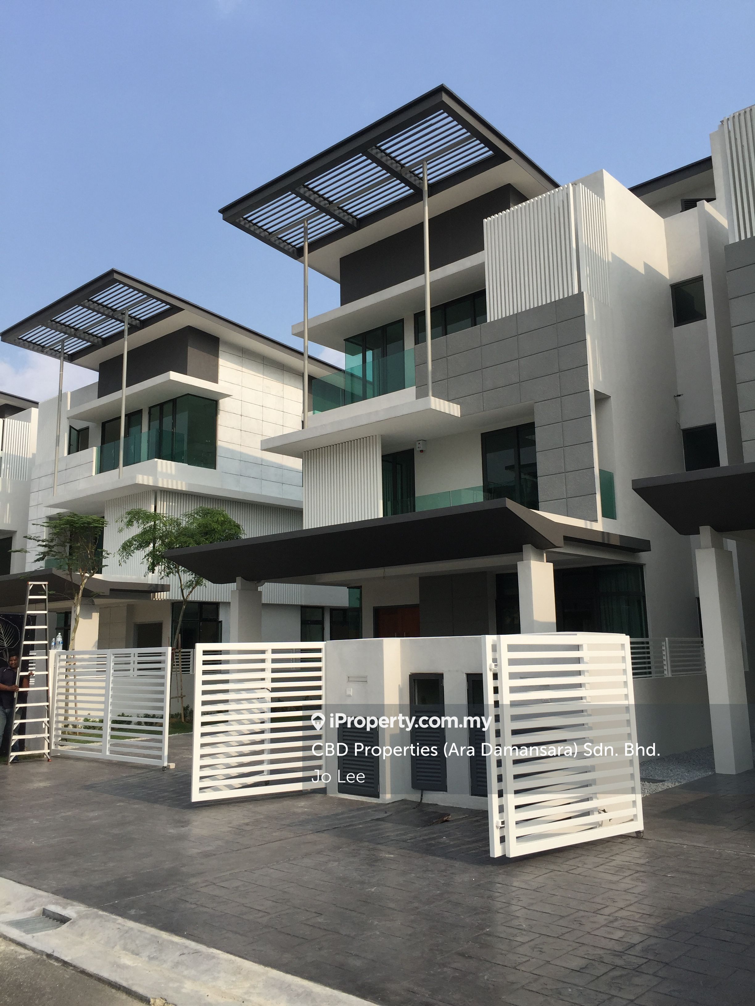 Kota Kemuning, Shah Alam Intermediate Semidetached House 6+1 bedrooms