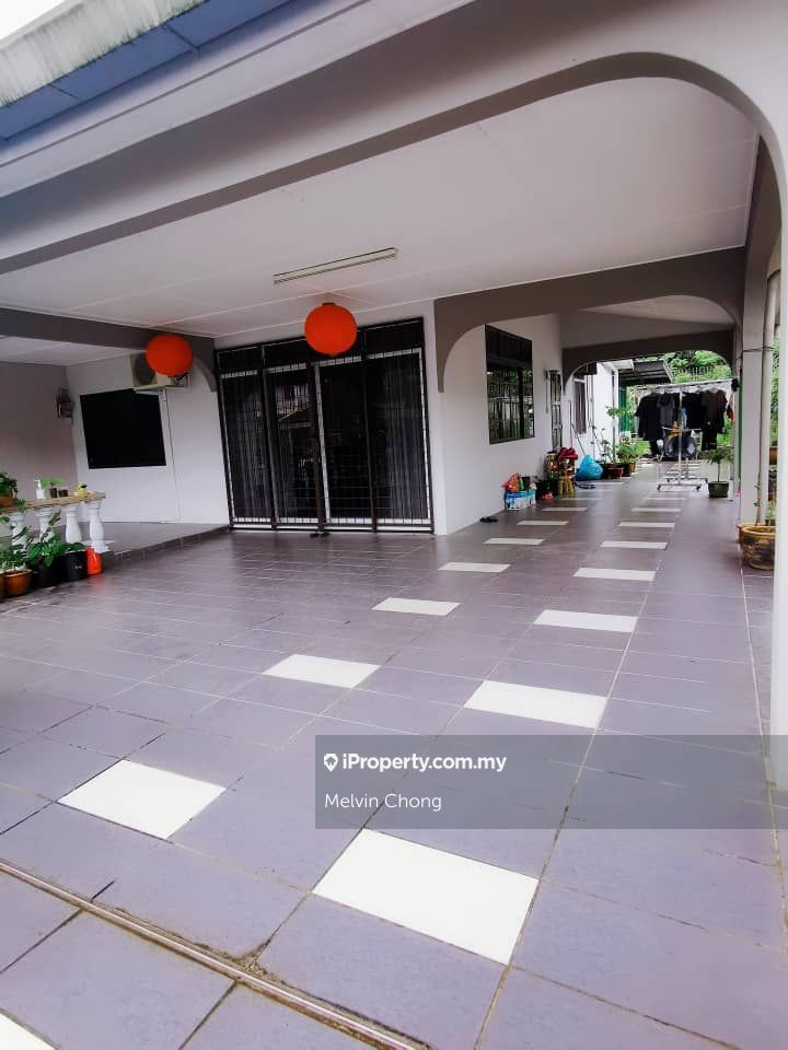 Green Road Kuching Corner Lot 2 Sty Terrace Link House 4 Bedrooms For Sale Iproperty Com My