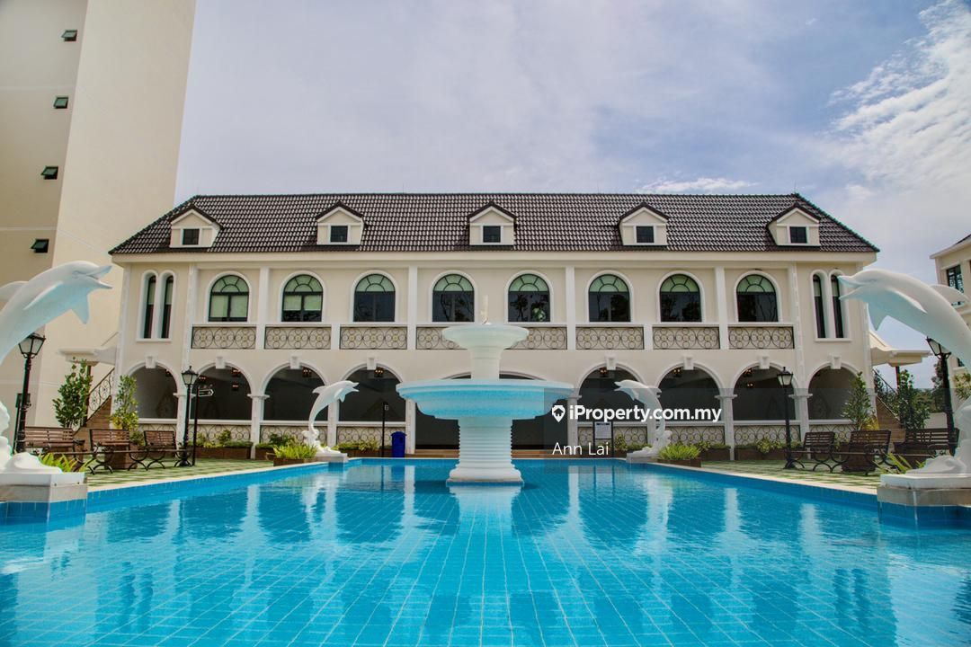 Laguna Heights (Bukit Laguna) Condominium 4+1 bedrooms for sale in