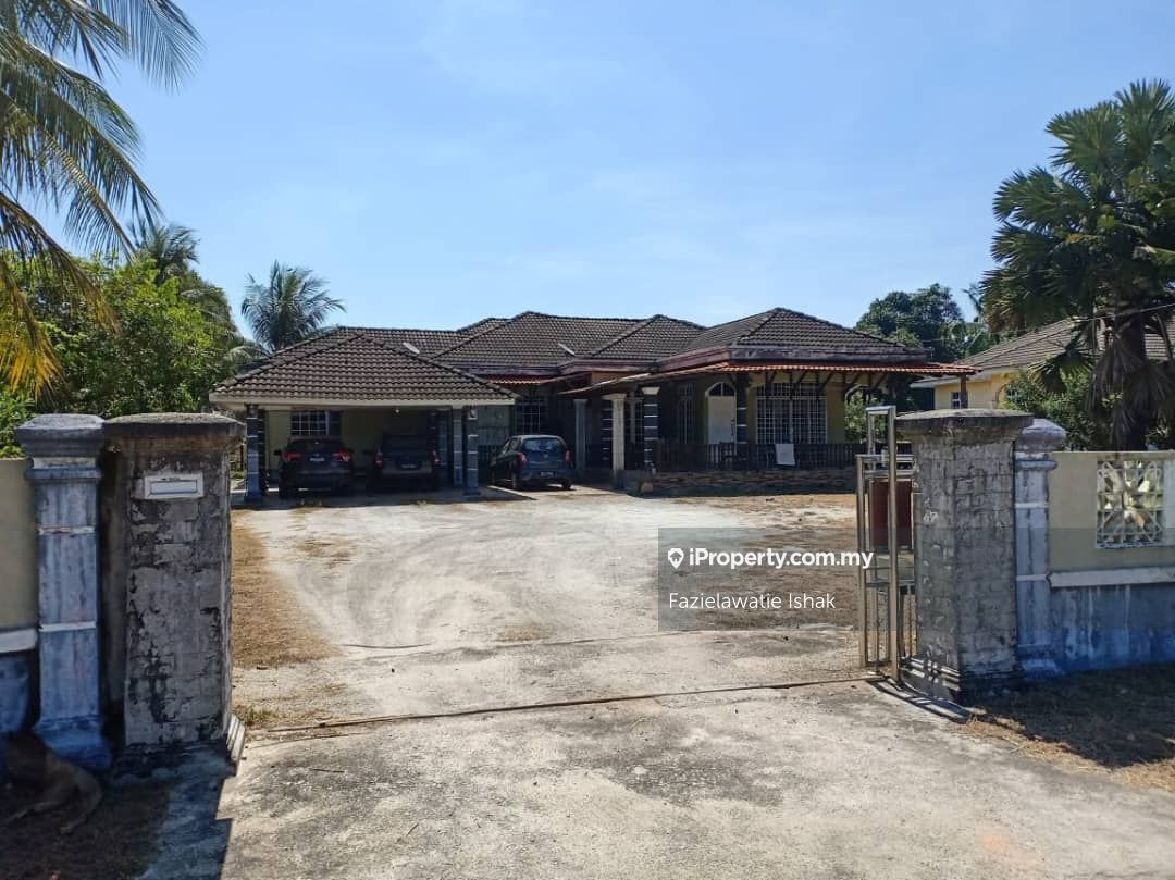 Banglo Kampung Air Tawar Besut Terengganu , Besut