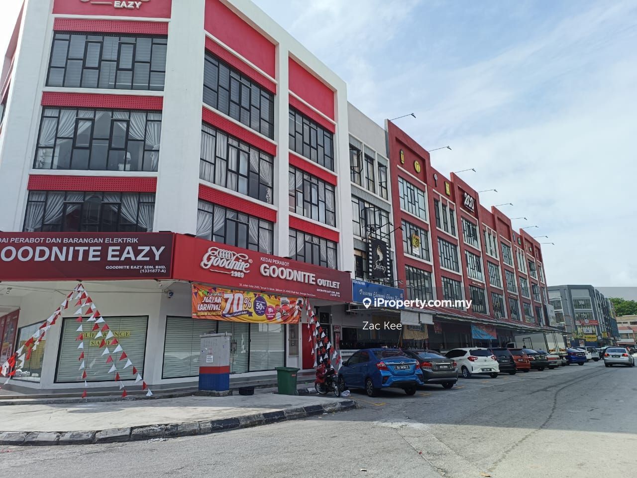 Corner Shop Shah Alam Crowded Mature Hot Location Low Rental, Shah