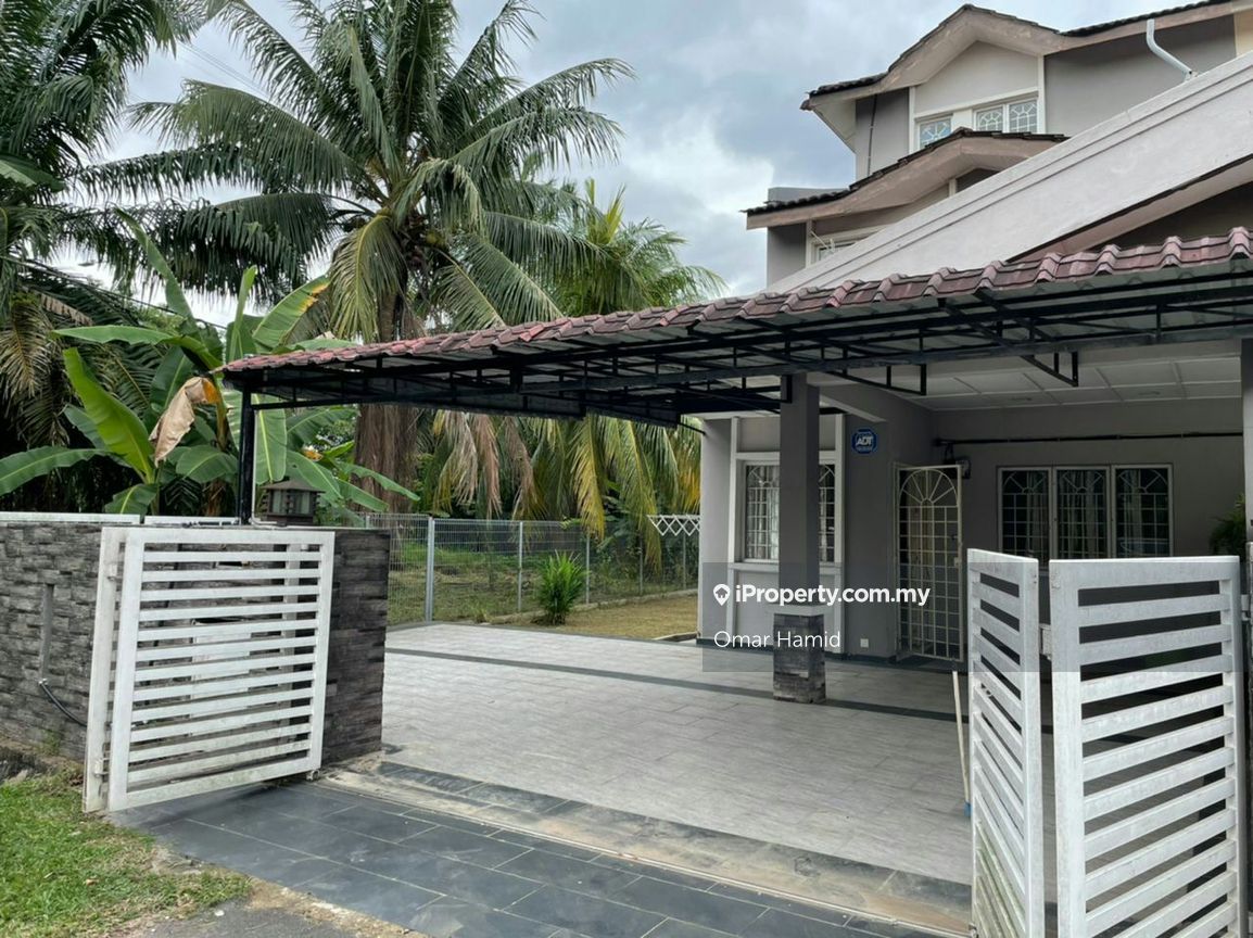 Seksyen 4 Bandar Baru Bangi, Bangi Corner lot 2.5sty Terrace/Link
