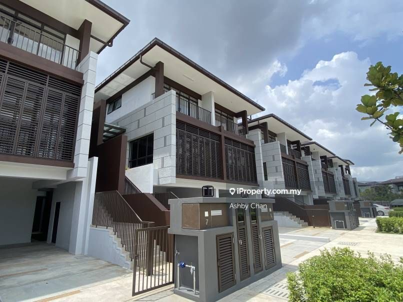 Mulia Residence, Cyberjaya End lot 3sty Terrace/Link House 6 bedrooms