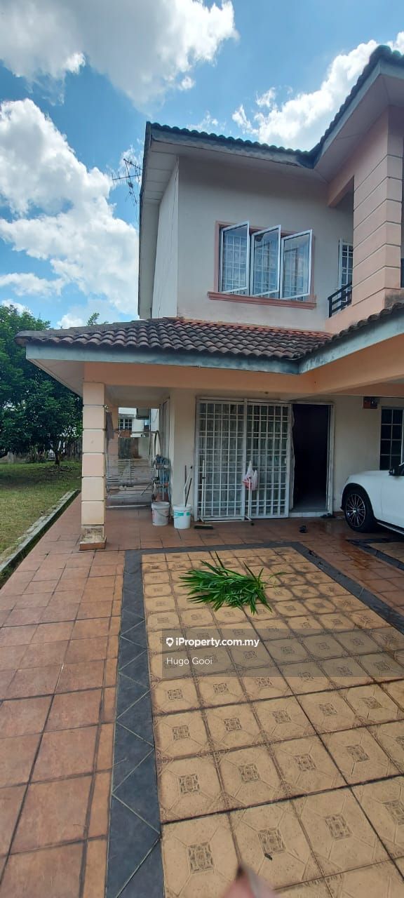 Ukay Perdana, Ampang Corner lot 2sty Terrace/Link House 4 bedrooms for