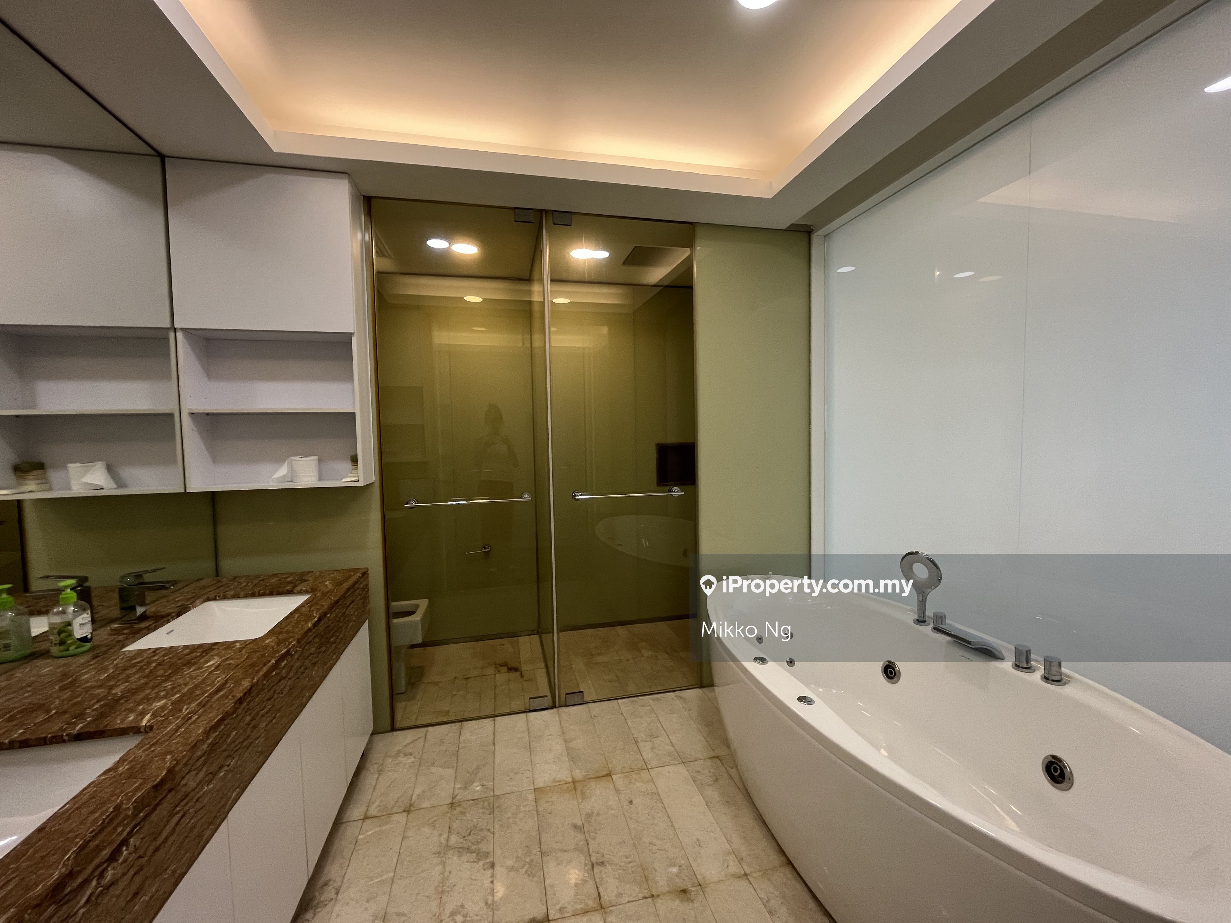 Quadro Residences Serviced Residence 3+1 bedrooms for rent in KLCC