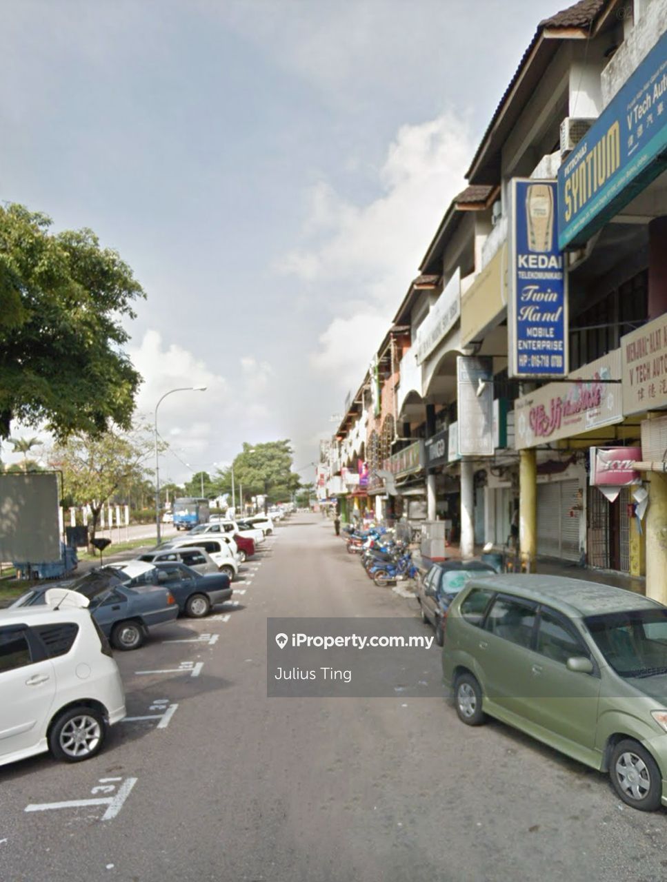Taman Daya shoplot for sale facing main road, Taman Daya, Johor Bahru
