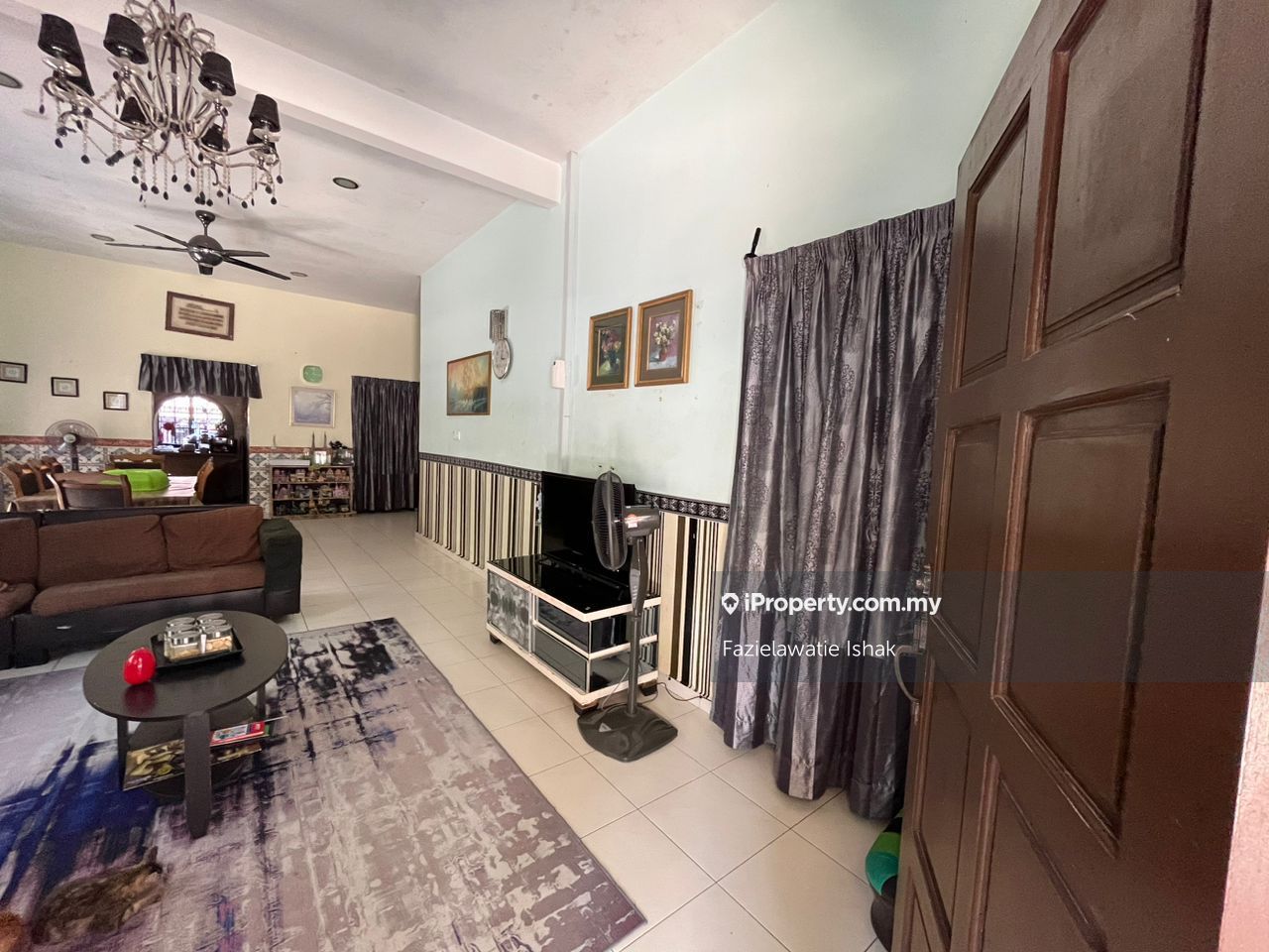 Renovated SemiD Setingkat Taman Carnation Beserah, Kuantan Semi