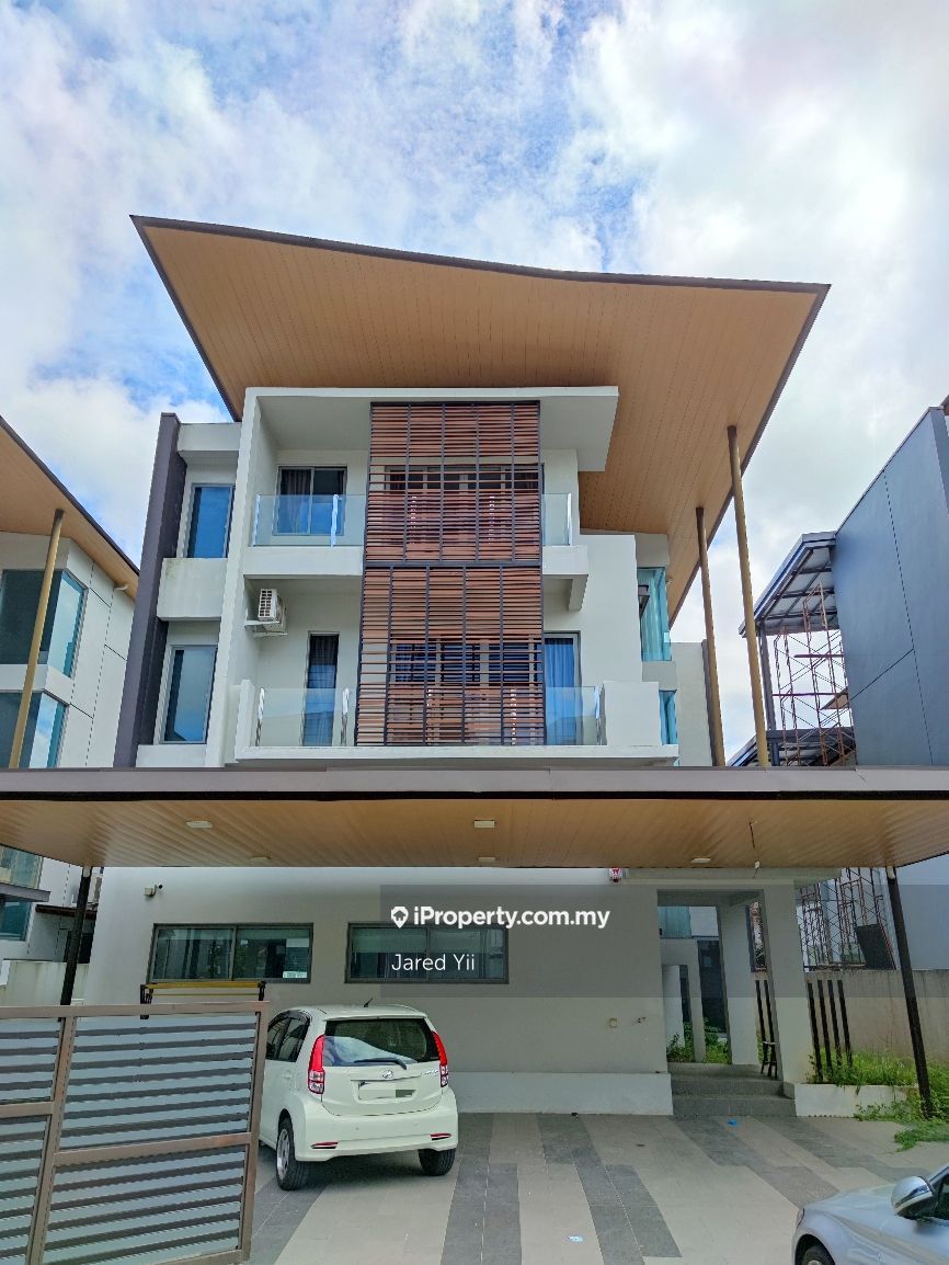 Windsor Estate Detached House, Kuching Bungalow 6 bedrooms for sale