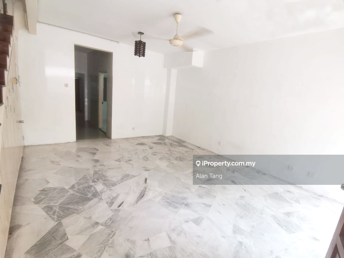 Taman Wawasan, Puchong Intermediate 2sty Terrace/Link House 4 bedrooms