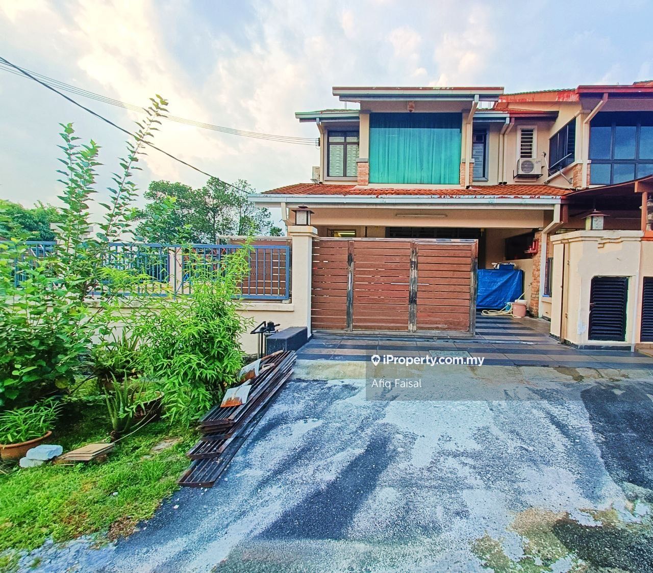 Taman Ampang Saujana, Ampang Corner lot 2sty Terrace/Link House 4