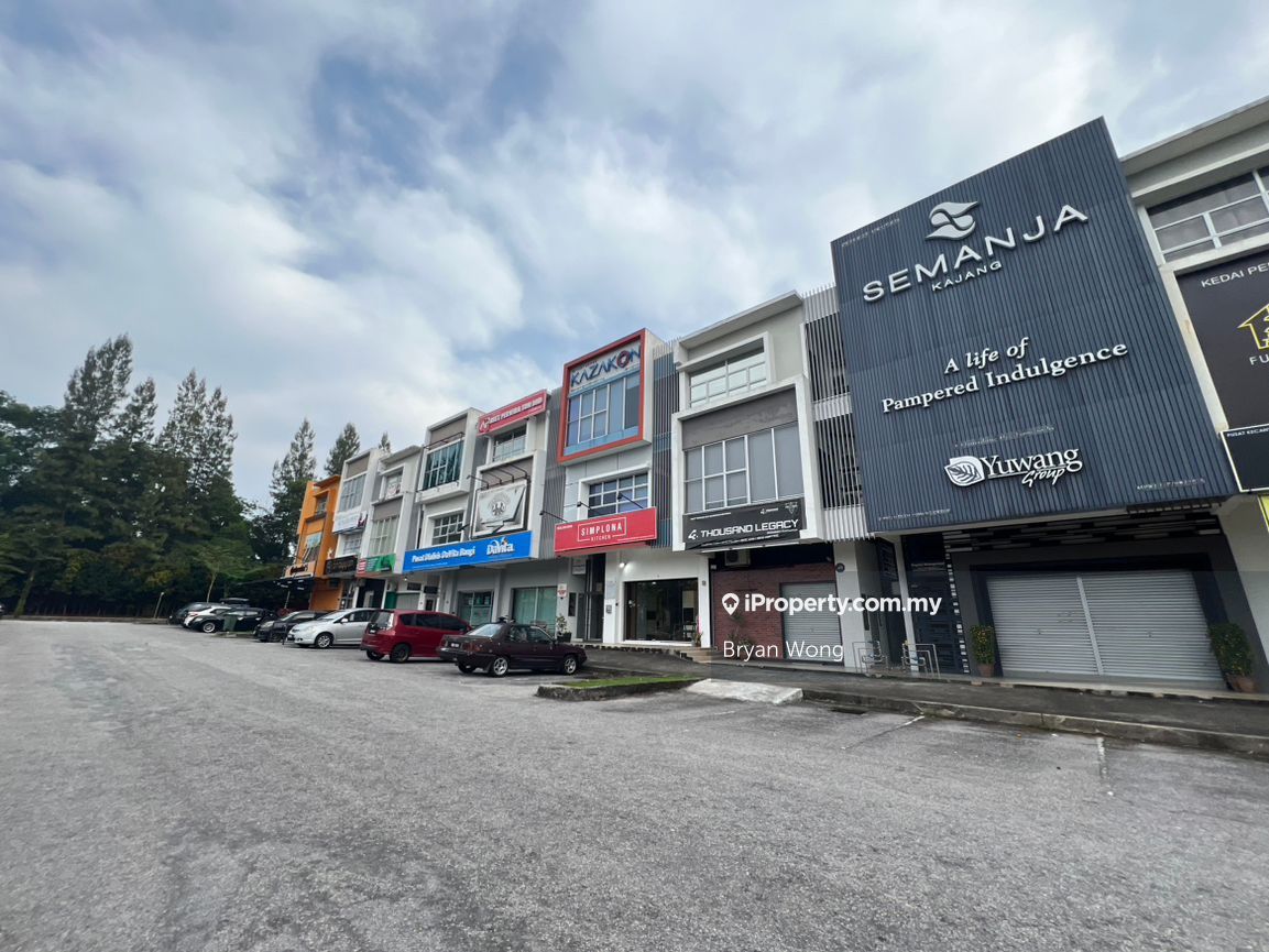 TTDI GROVE Kajang Shop, TTDI Grove Square, Kajang Intermediate Shop ...