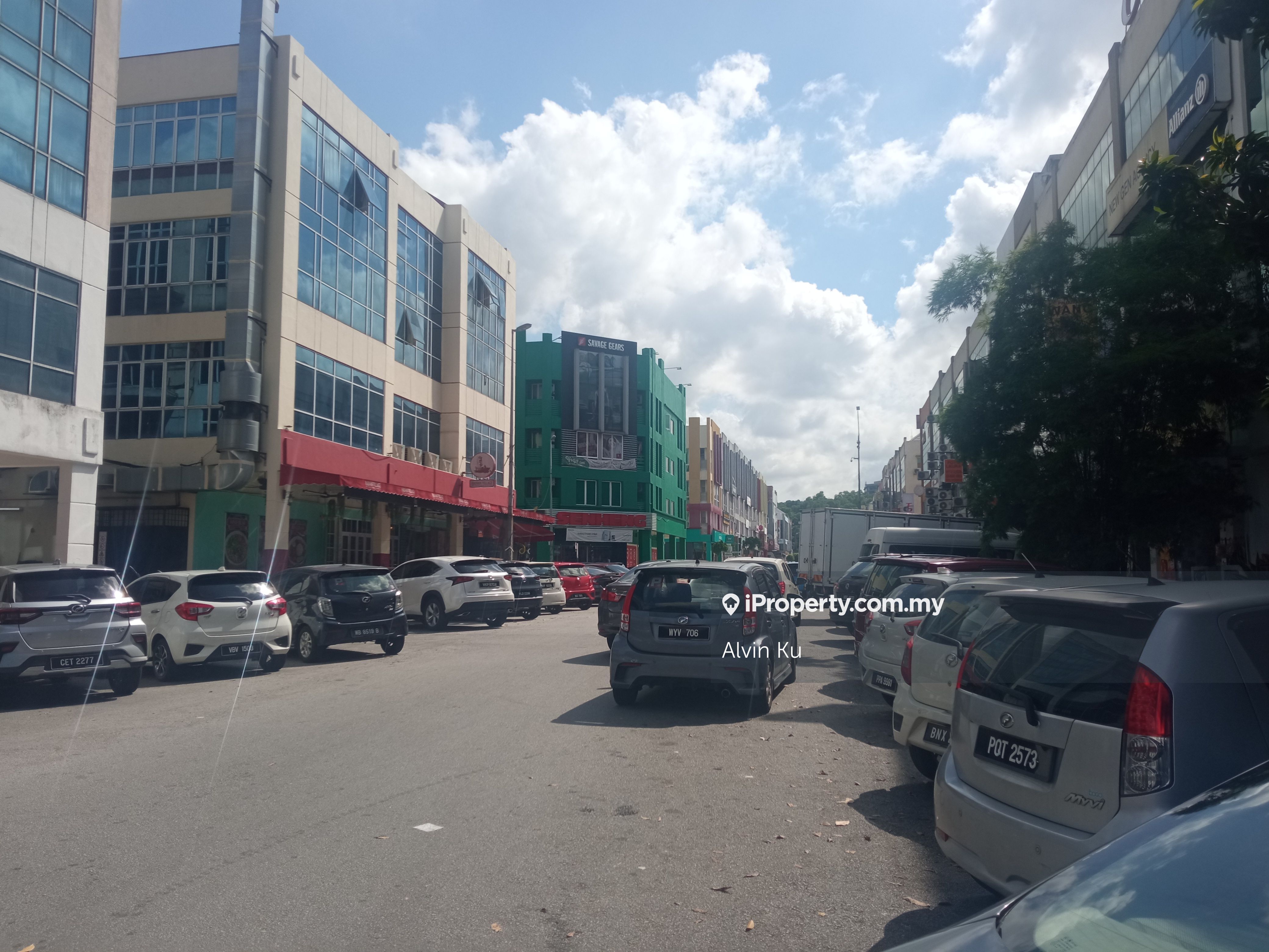 Bandar Puteri shop office , near banks ,walking distince to LRT station