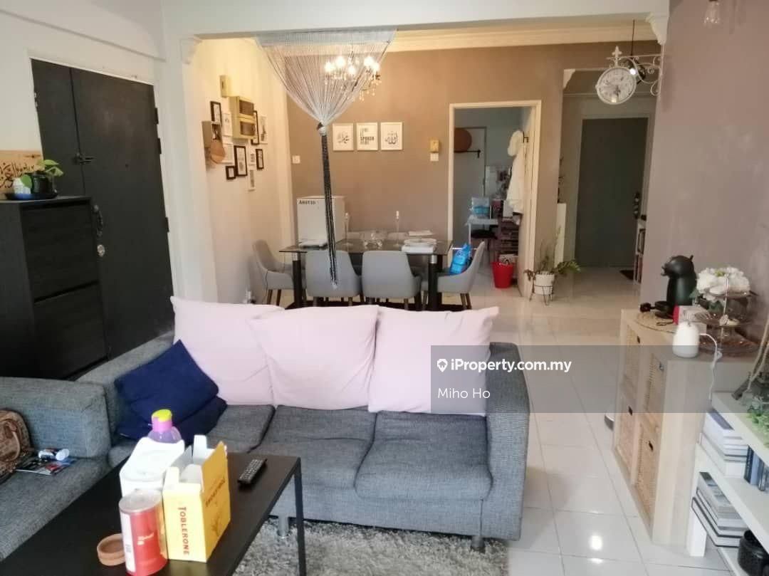 Lily & Jasmine Apartment, Taman Tampoi Indah, Tampoi