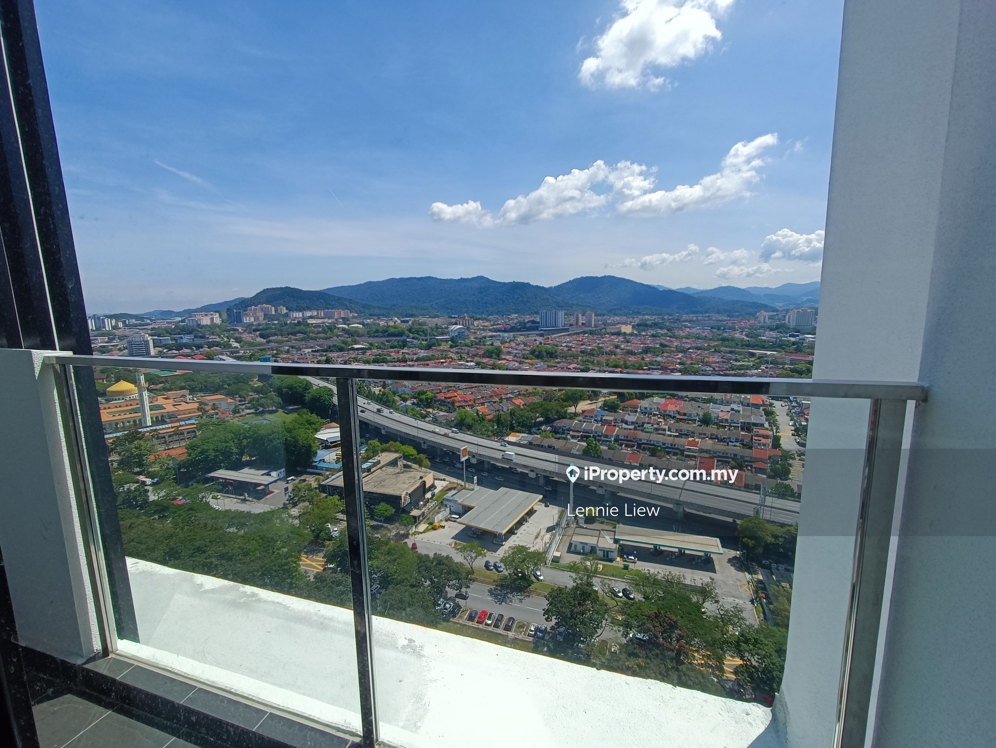 M Suite @ Desa Park North, Bandar Menjalara