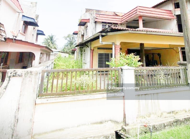 Chukai, Kemaman Semidetached House 5+1 bedrooms for sale iProperty