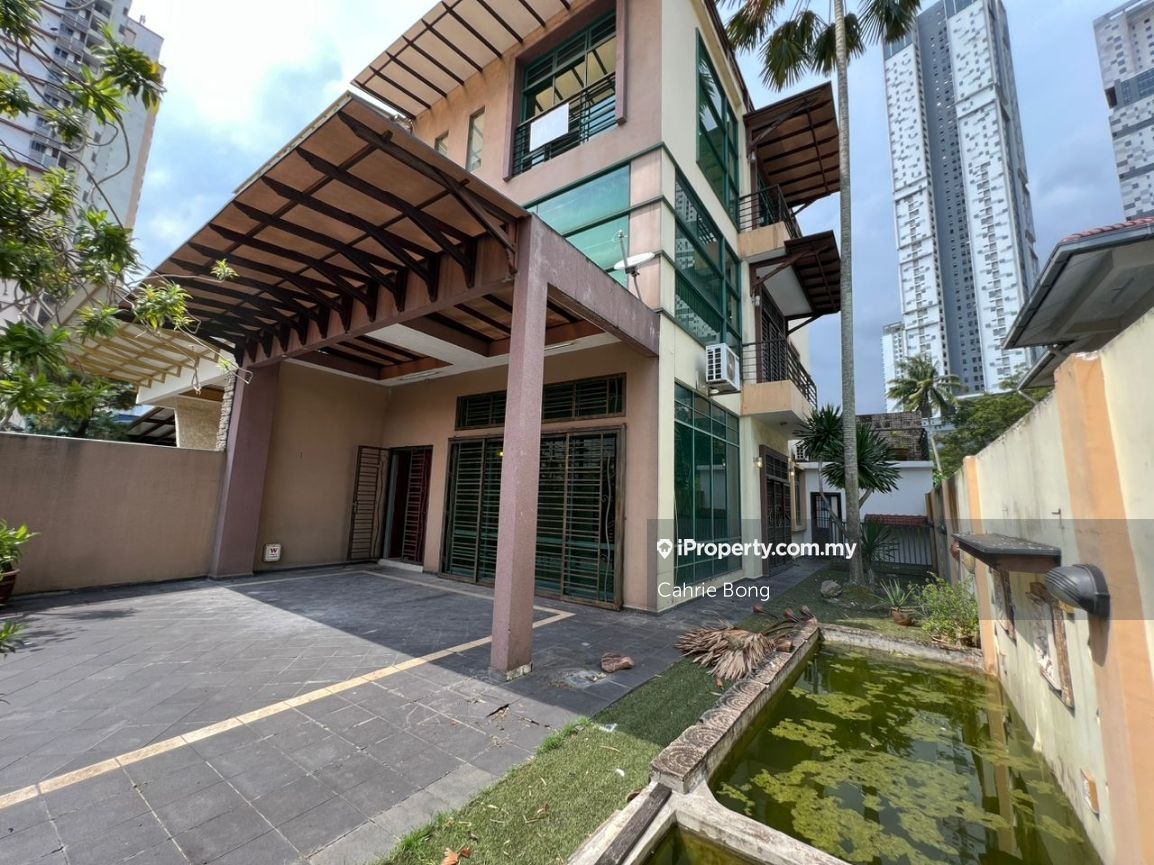 JB Town, Near CIQ 3.5 Semi D House For Sale, Johor Bahru Semidetached