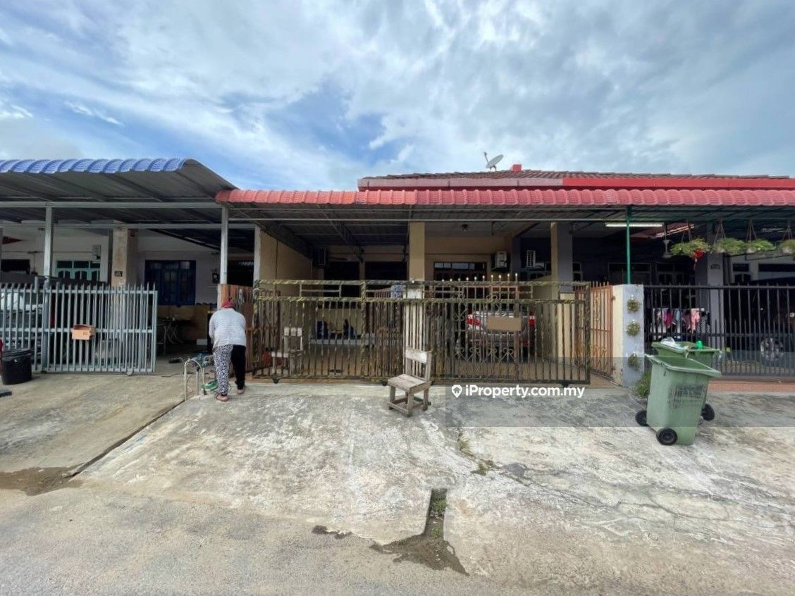 Jalan Sibu, Taman Tunku, Miri 1-sty Terrace/Link House 3 bedrooms 