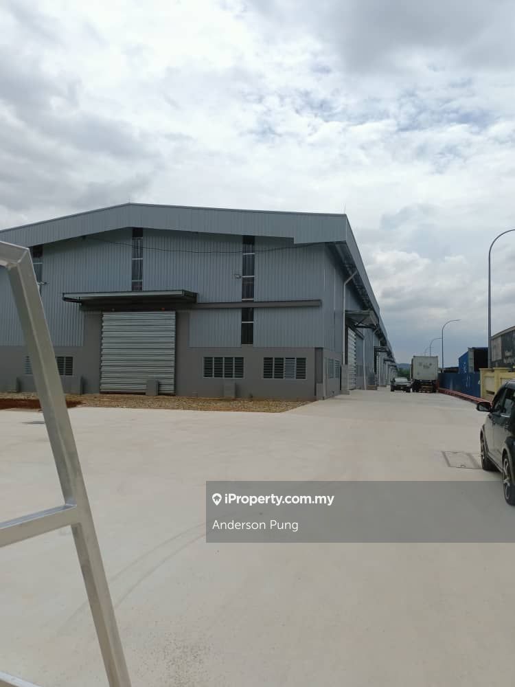 Spacious warehouse Factory and High Celling, Kampung Baru Sungai Buloh