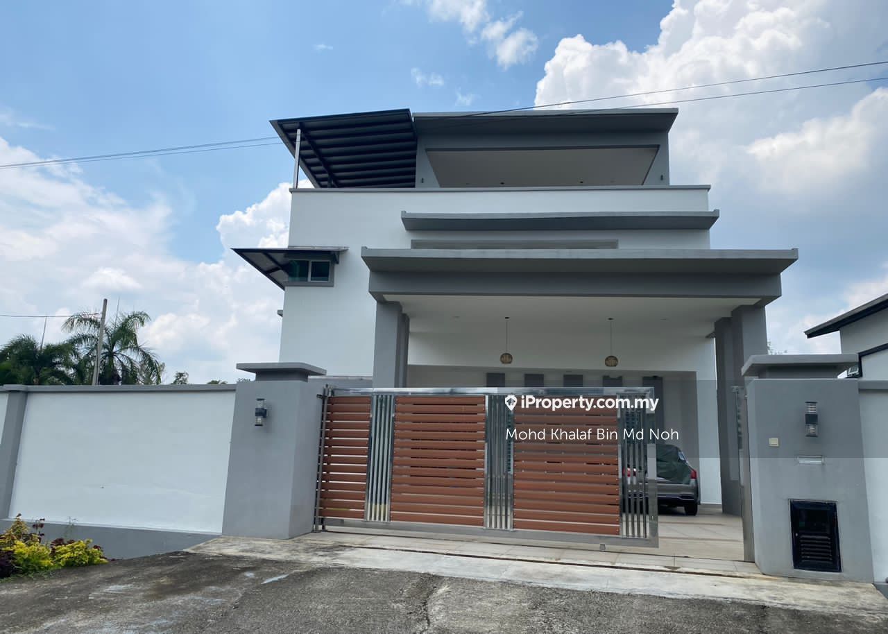 Kemayan Rasah, Seremban 2, Seremban 2 Corner lot Bungalow 6 bedrooms ...