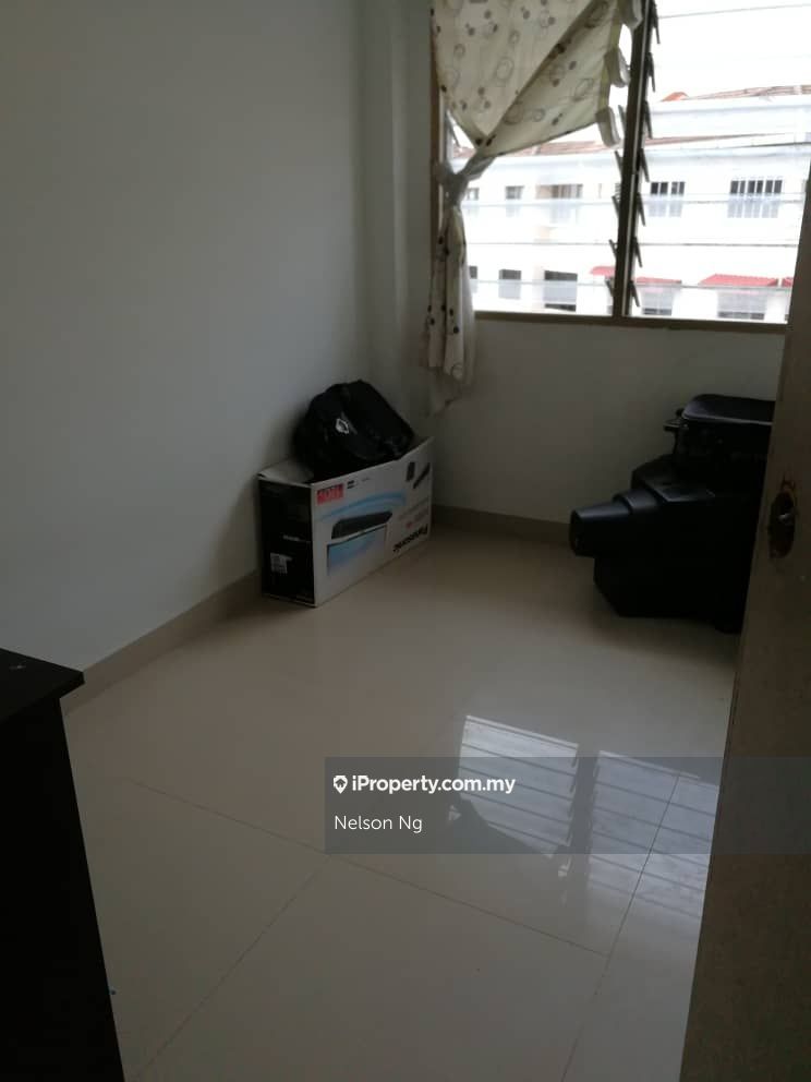Pangsapuri Lili Intermediate Apartment 3 Bedrooms For Sale In Puchong Selangor Iproperty Com My