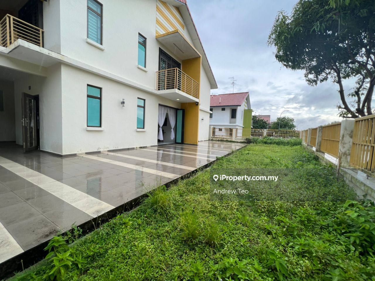 Bandar Dato Onn 12, Johor Bahru Corner lot 2sty Terrace/Link House 4