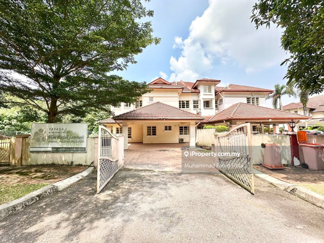 Seksyen 9, Kota Damansara Corner lot Semidetached House 5 bedrooms for