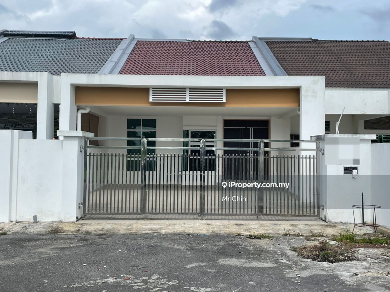 TAMAN TUNKU, Miri 1sty Terrace/Link House 3 bedrooms for sale